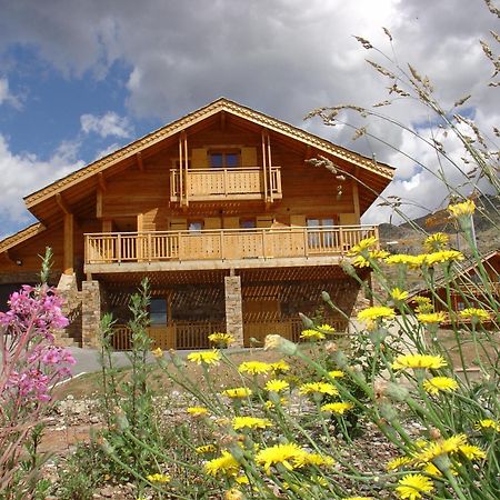 Madame Vacances Les Chalets De L'Altiport Alpe d'Huez Exterior photo