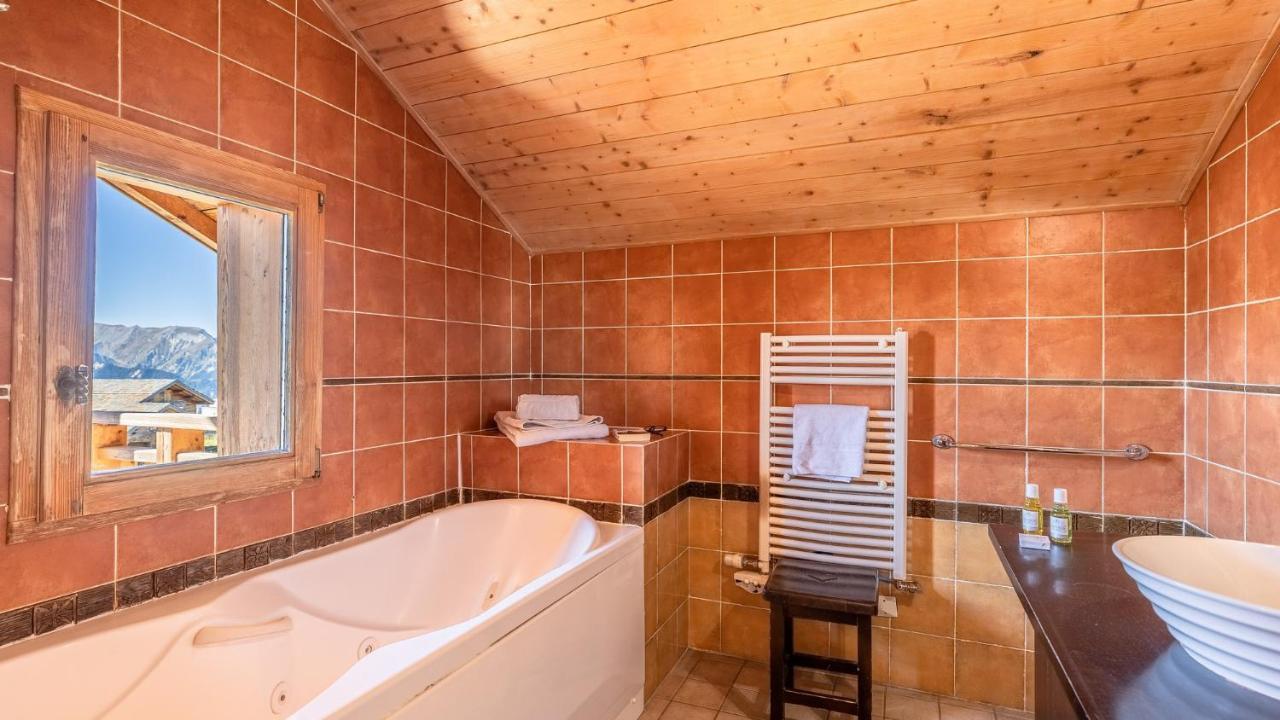 Madame Vacances Les Chalets De L'Altiport Alpe d'Huez Exterior photo