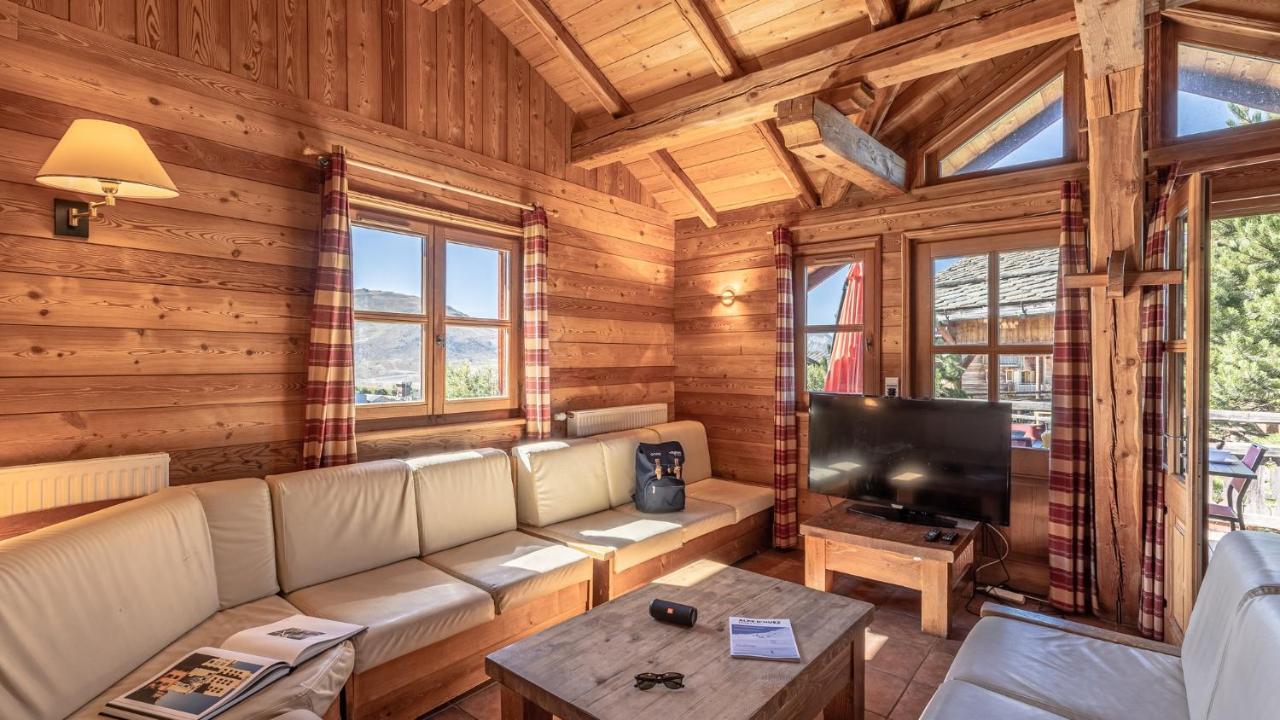 Madame Vacances Les Chalets De L'Altiport Alpe d'Huez Exterior photo