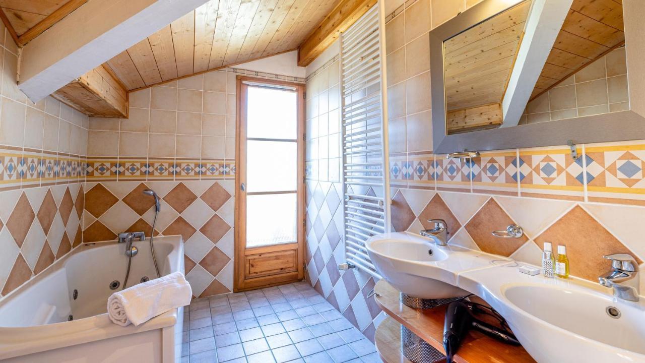 Madame Vacances Les Chalets De L'Altiport Alpe d'Huez Exterior photo