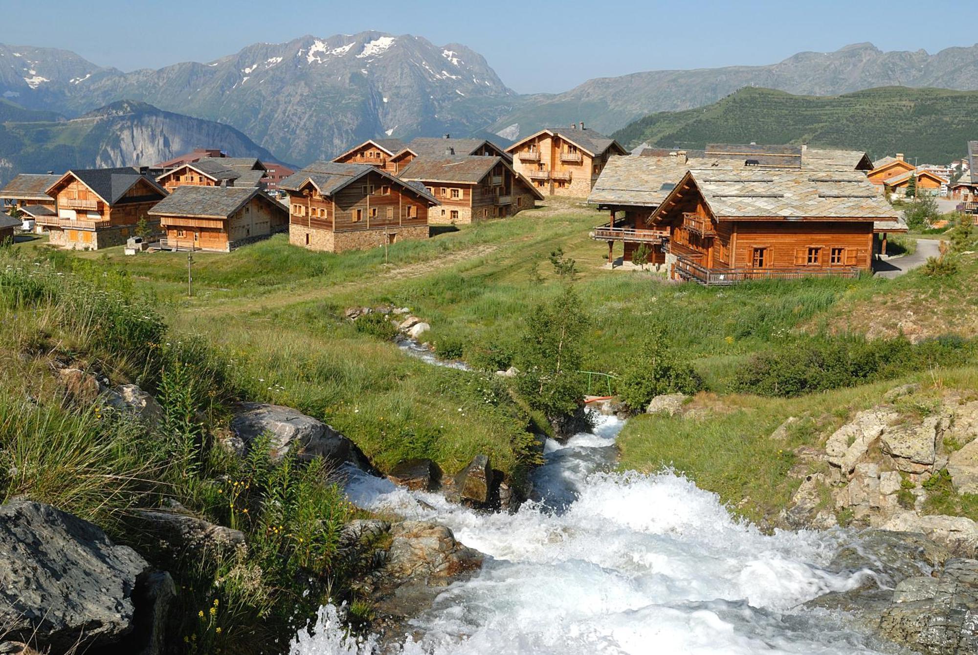 Madame Vacances Les Chalets De L'Altiport Alpe d'Huez Exterior photo